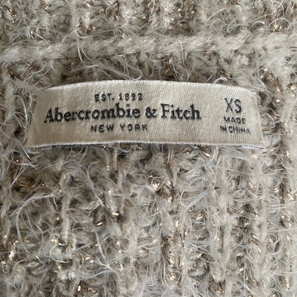 Abercrombie & Fitch Fuzzy Sweater - Picture 4 of 6